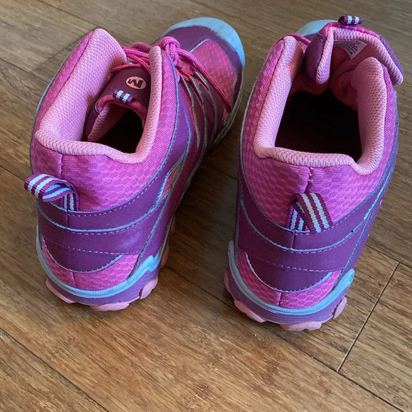 Merrell women’s hiking shoes - waterproof - pink/ purple - size 7 - lace up - Picture 5 of 8